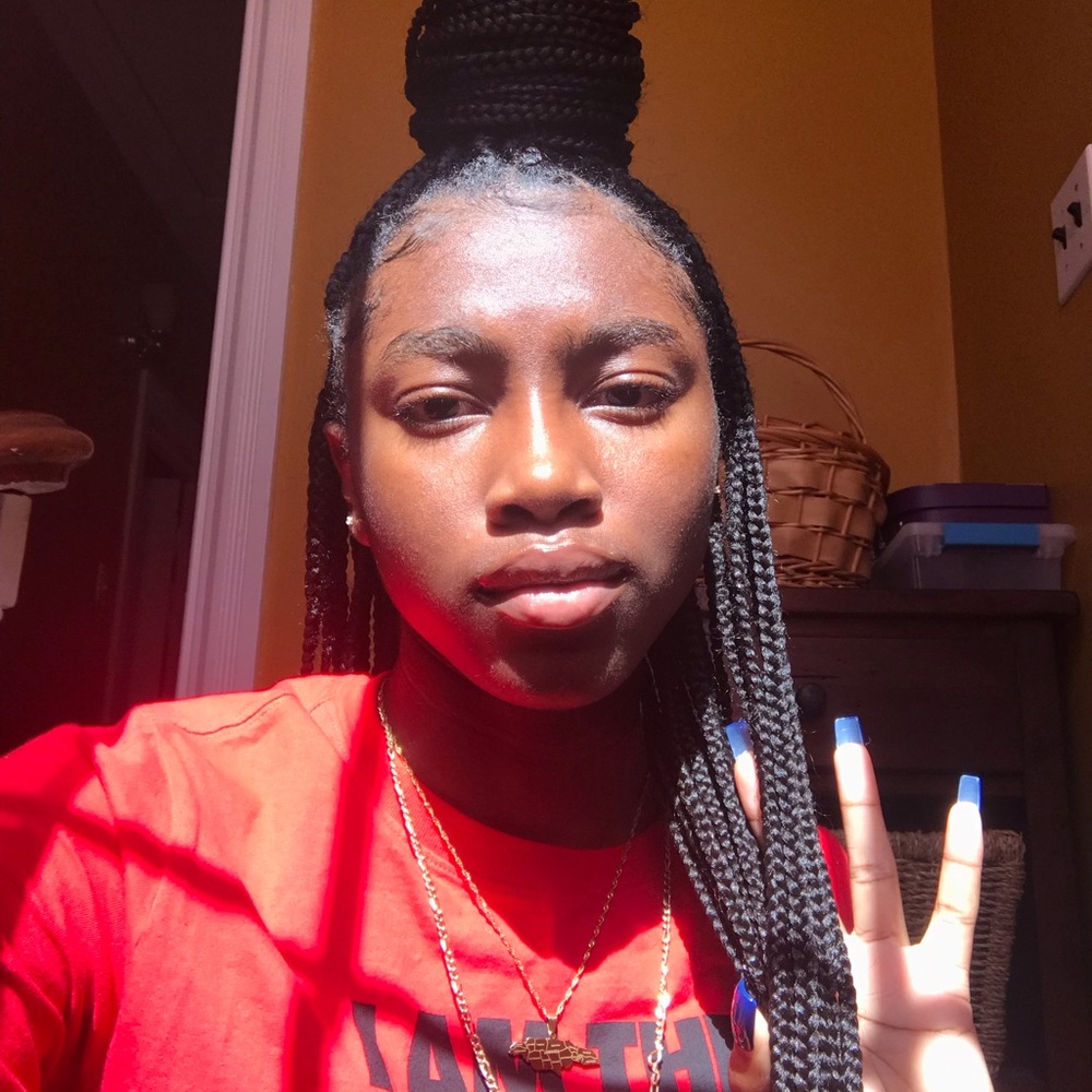 Meet your Posher, Tia